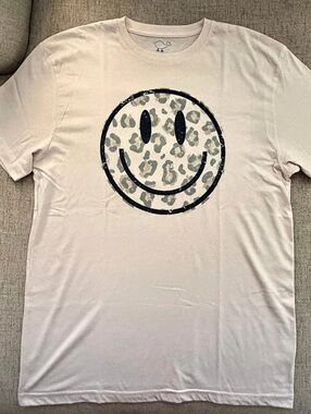 Luckybird Clothing Co. Leopard Smiley Graphic Tee Size Large